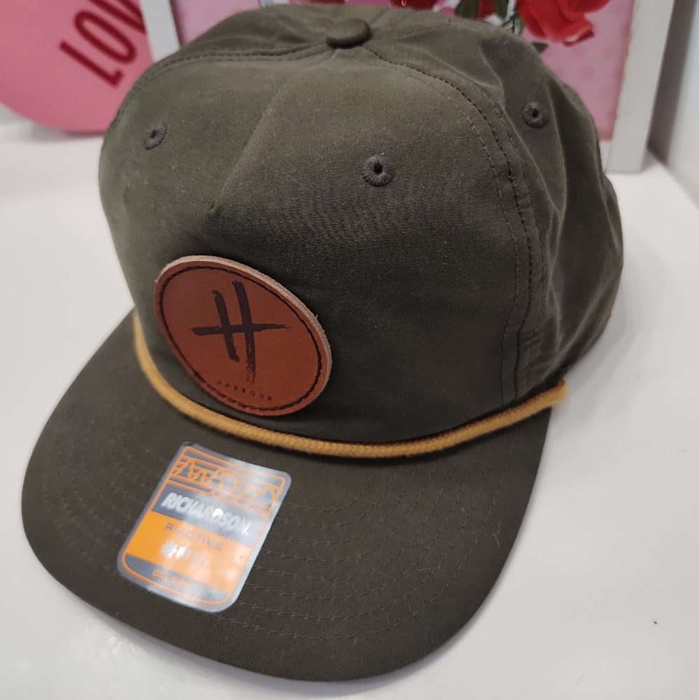🗻 NWT Richardson R Active UPF 50 OSFA Harbour Nylon Adjustable Trucker Hat - Picture 5 of 10